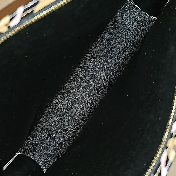 Louis Vuitton Wild At Heart Arizona Tan Monogram Canvas Toiletry Pouch 26 XL Bag - Picture 17 of 17